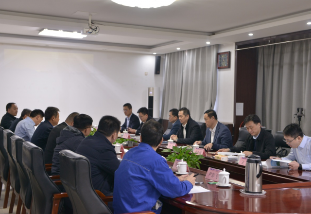 集團公司領(lǐng)導樂(lè )江華到新風(fēng)光公司調研指導工作